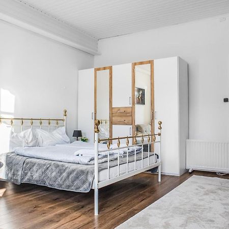 Adorable 2Br Apt. Near Millenium Tower And Danube Apartment Виена Екстериор снимка