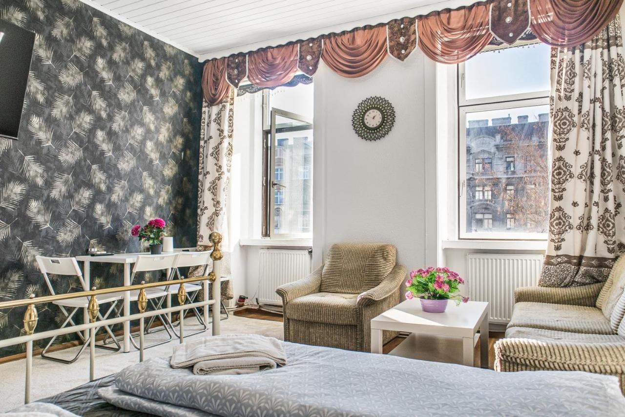 Adorable 2Br Apt. Near Millenium Tower And Danube Apartment Виена Екстериор снимка
